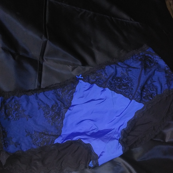 Panties - Picture 2 of 4